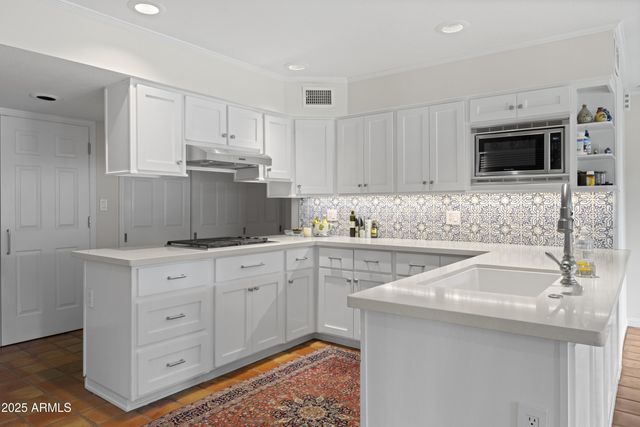 6131 E Naumann Drive, Paradise Valley, AZ 85253