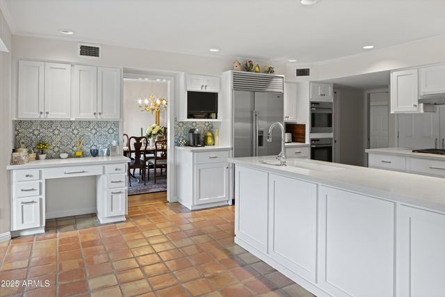 6131 E Naumann Drive, Paradise Valley, AZ 85253