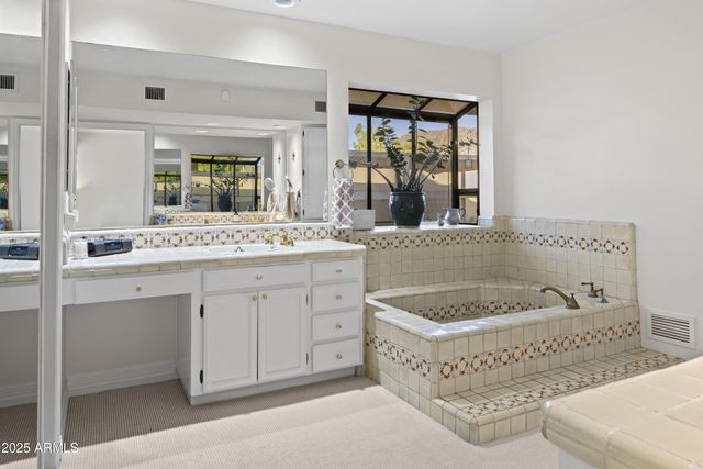 6131 E Naumann Drive, Paradise Valley, AZ 85253