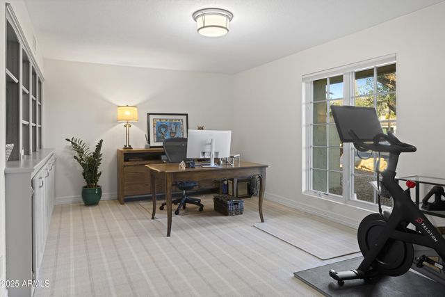 6131 E Naumann Drive, Paradise Valley, AZ 85253