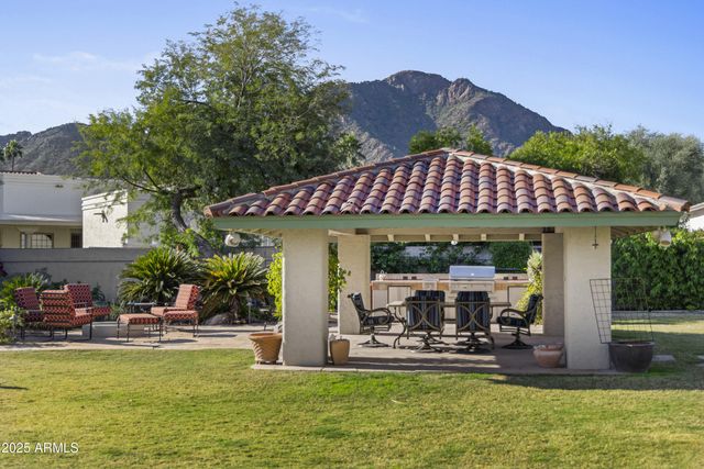 6131 E Naumann Drive, Paradise Valley, AZ 85253