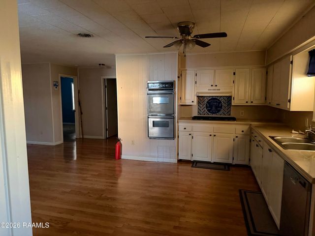 1409 Grand Pointe Avenue, Breaux Bridge, LA 70517