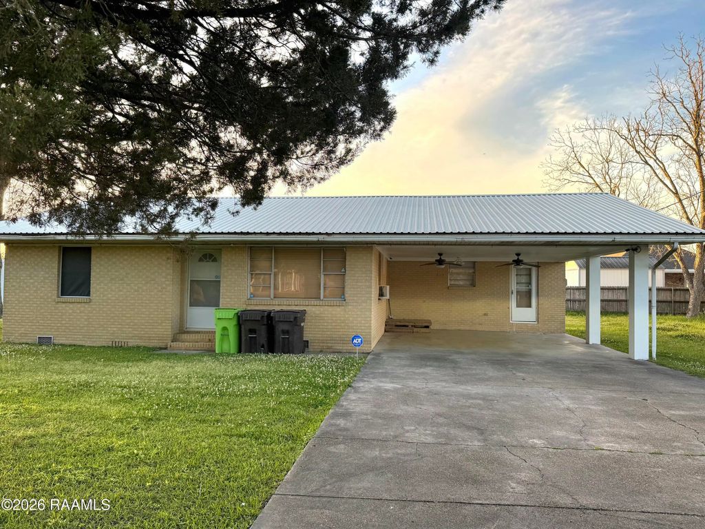 1409 Grand Pointe Avenue, Breaux Bridge, LA 70517