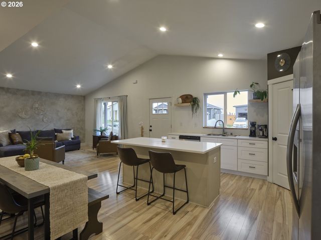 1015 PEACH Rd, Winlock, WA 98596