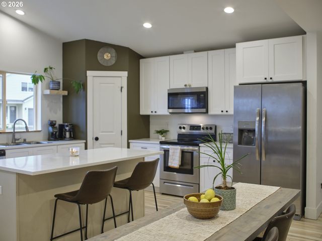 1015 PEACH Rd, Winlock, WA 98596