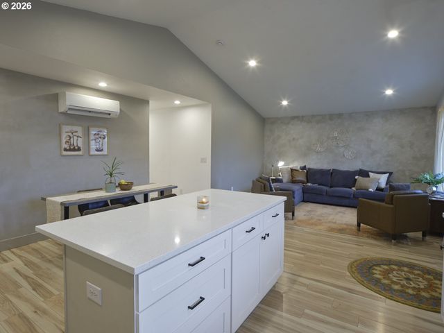 1015 PEACH Rd, Winlock, WA 98596