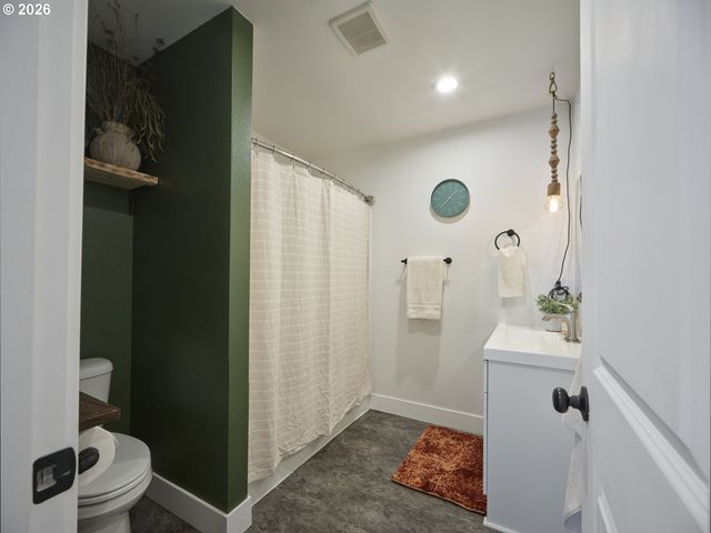 1015 PEACH Rd, Winlock, WA 98596