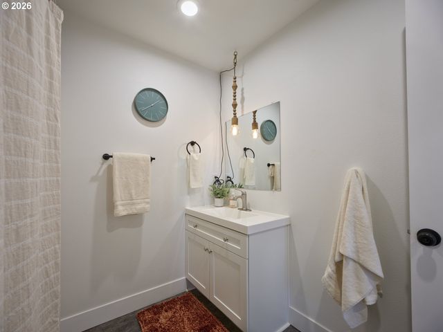 1015 PEACH Rd, Winlock, WA 98596