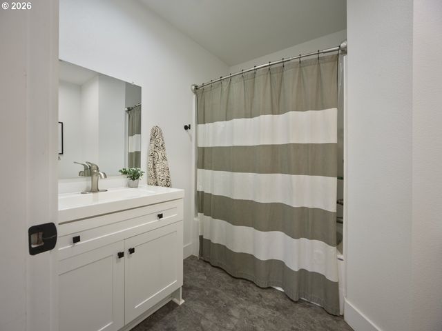 1015 PEACH Rd, Winlock, WA 98596