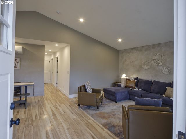 1015 PEACH Rd, Winlock, WA 98596