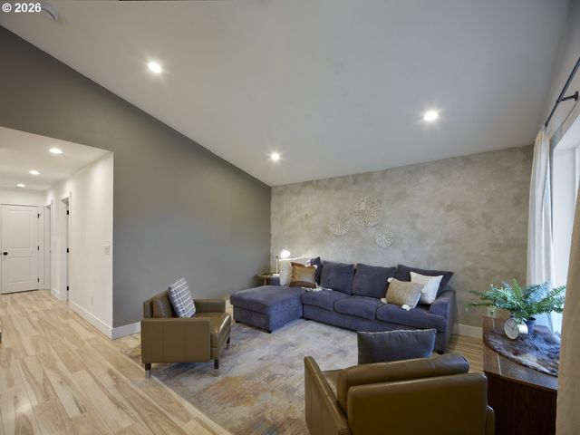 1015 PEACH Rd, Winlock, WA 98596