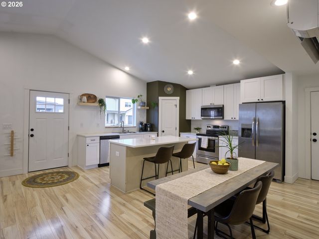 1015 PEACH Rd, Winlock, WA 98596