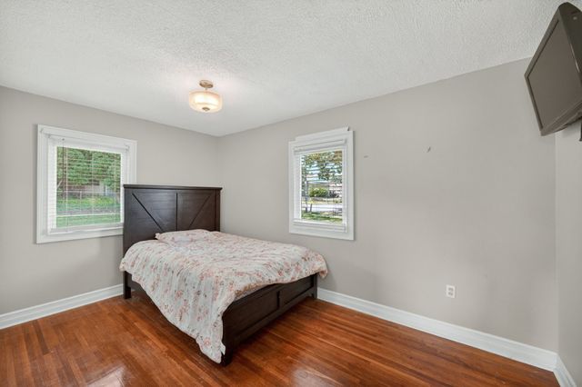 4201 Lower Beaver Road, Des Moines, IA 50310