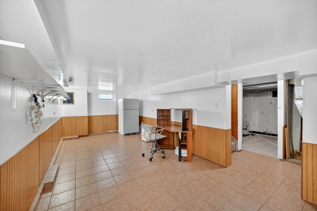 4201 Lower Beaver Road, Des Moines, IA 50310