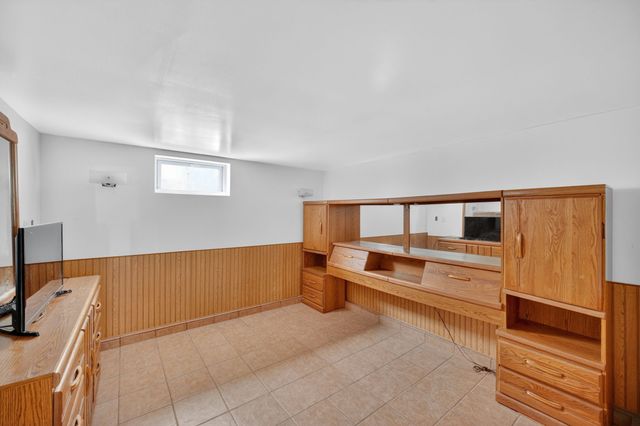 4201 Lower Beaver Road, Des Moines, IA 50310