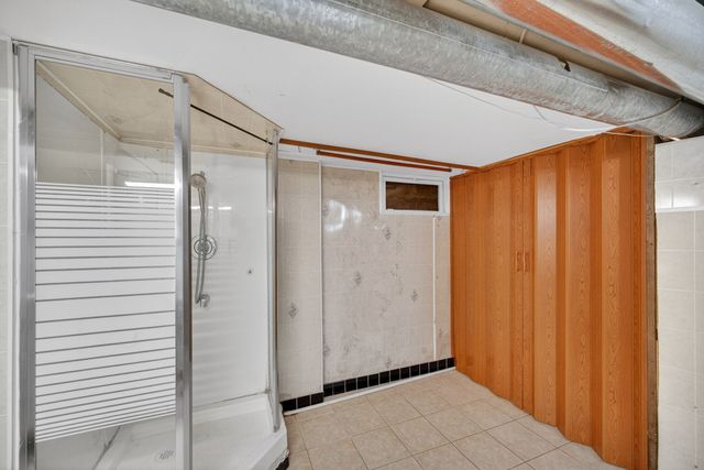 4201 Lower Beaver Road, Des Moines, IA 50310