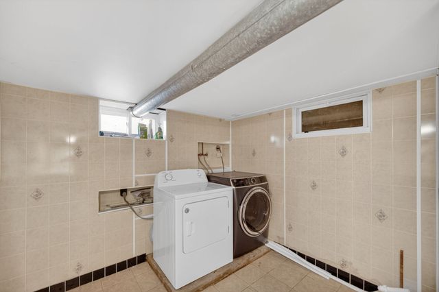 4201 Lower Beaver Road, Des Moines, IA 50310