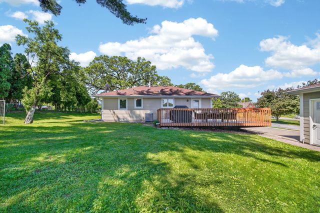 4201 Lower Beaver Road, Des Moines, IA 50310