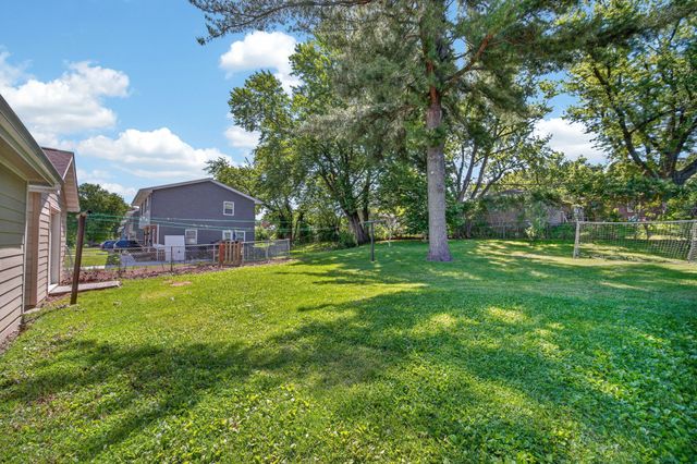 4201 Lower Beaver Road, Des Moines, IA 50310