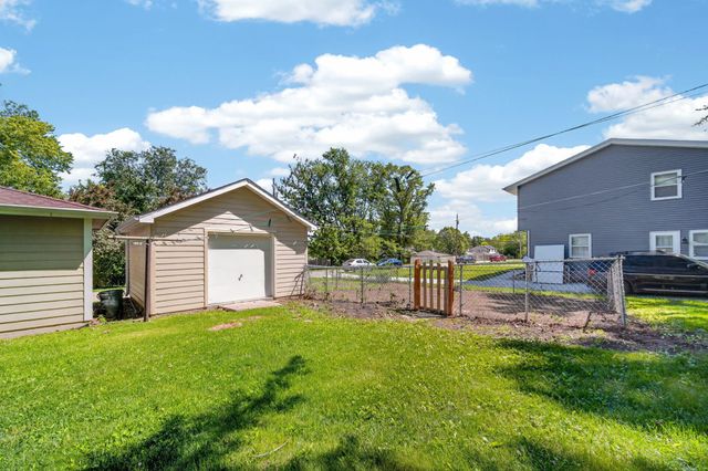 4201 Lower Beaver Road, Des Moines, IA 50310