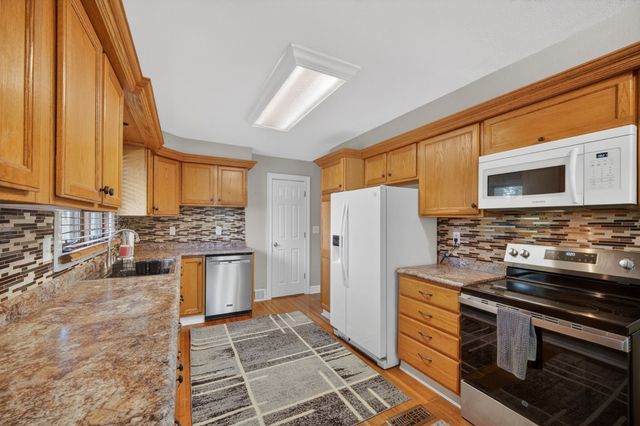 4201 Lower Beaver Road, Des Moines, IA 50310