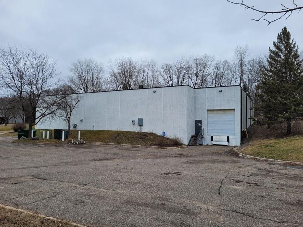 400 Commerce Court, Vadnais Heights, MN 55127 — photo 2