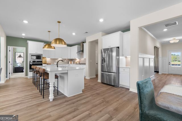 515 Bartlett Pear Lane, Loganville, GA 30052