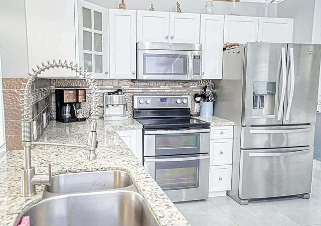 680 NW 111th Way, Coral Springs, FL 33071