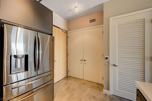 353 East Bonneville Avenue 439, Las Vegas, NV 89101