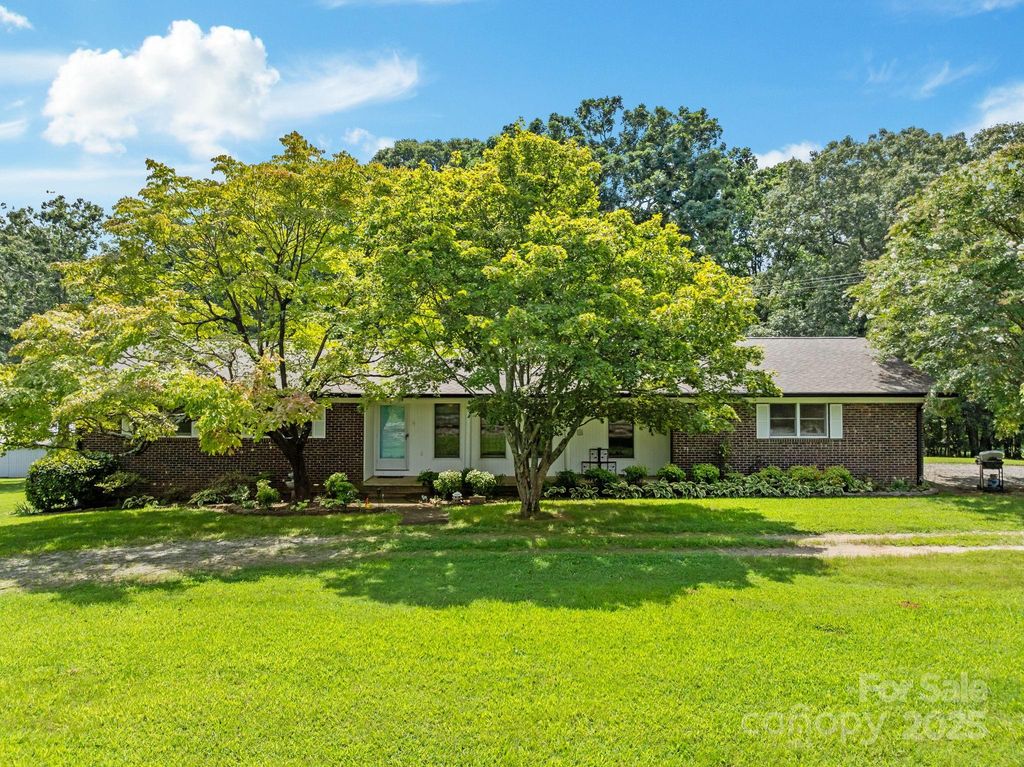 138 Deere Lane, Ellenboro, NC 28040