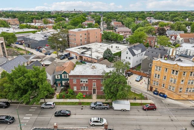 4247 W Addison Street, Chicago, IL 60641