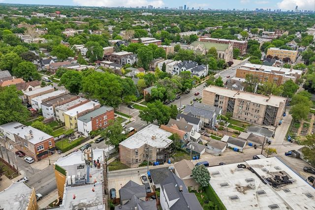 4247 W Addison Street, Chicago, IL 60641
