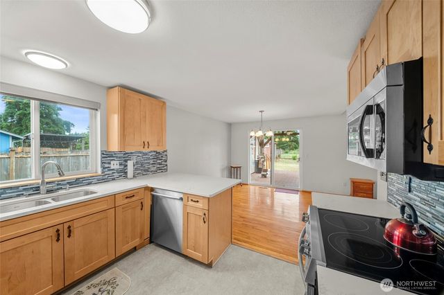 5931 184th Lane SW, Rochester, WA 98579