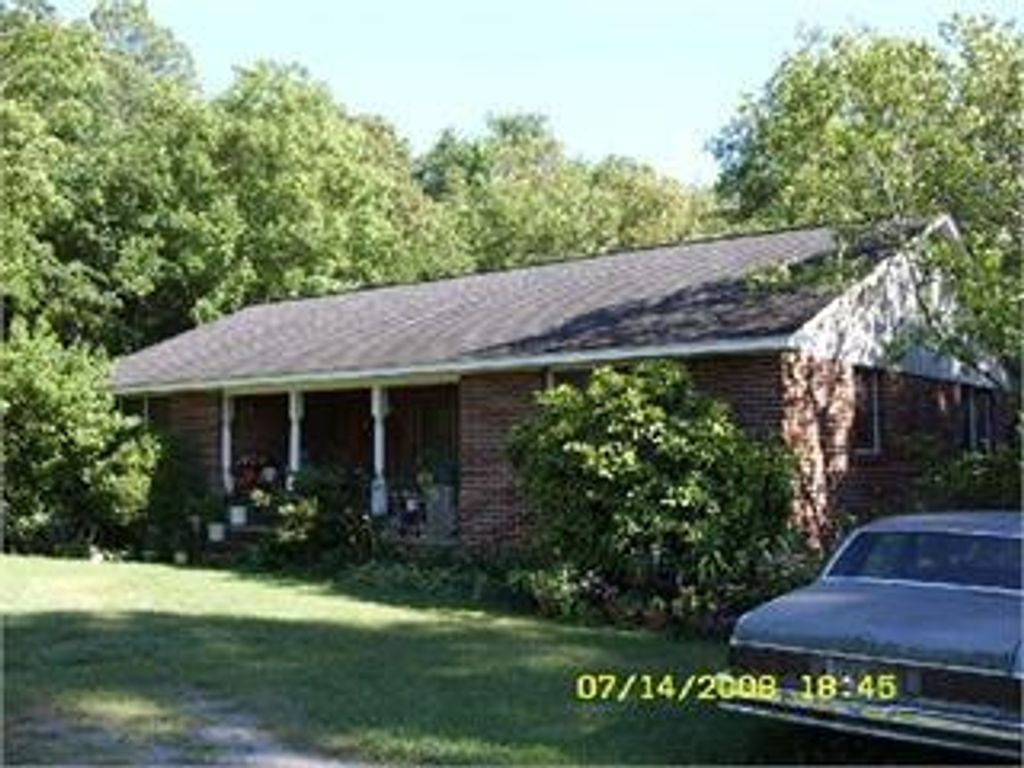 220 Porch SE Loop, Calhoun, GA 30701