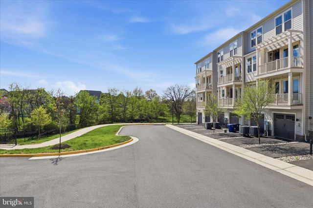 920 CALIFORNIA DR NE, Leesburg, VA 20176