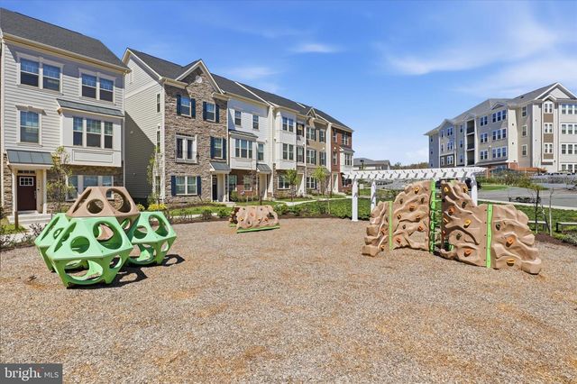 920 CALIFORNIA DR NE, Leesburg, VA 20176