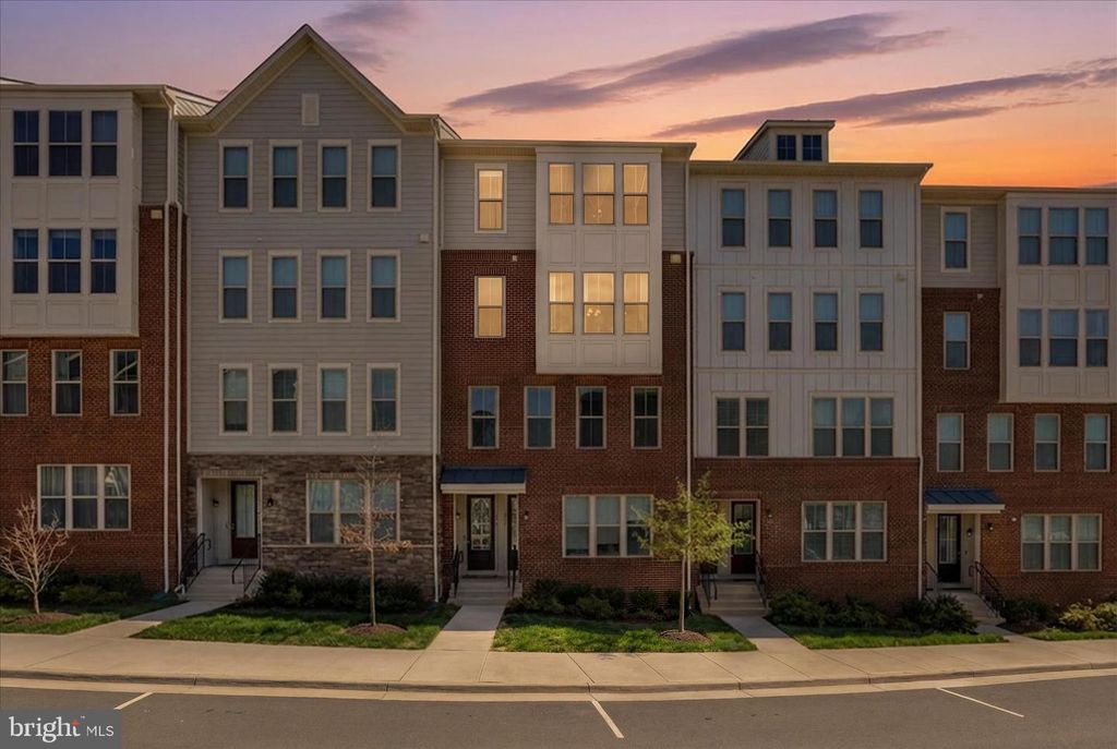 920 CALIFORNIA DR NE, Leesburg, VA 20176