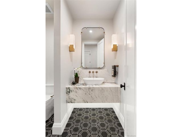 2515 S Milwaukee St, Denver, CO 80210