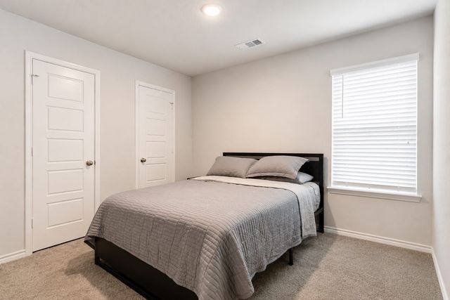 1137 Takeoff Avenue, Fort Worth, TX 76131