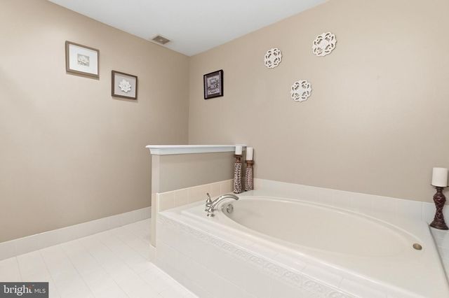 43 BRECKNOCK CT, Newtown, PA 18940