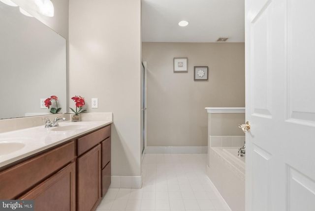 43 BRECKNOCK CT, Newtown, PA 18940