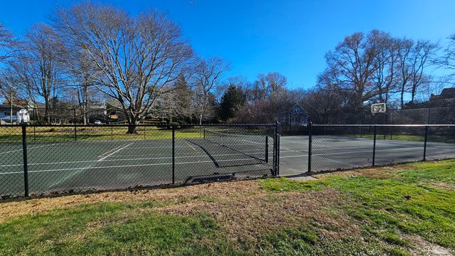 127 Black Point Road APT 7, East Lyme, CT 06357