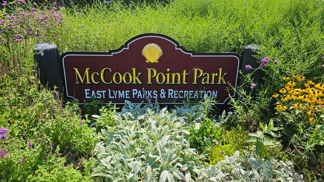 127 Black Point Road APT 7, East Lyme, CT 06357