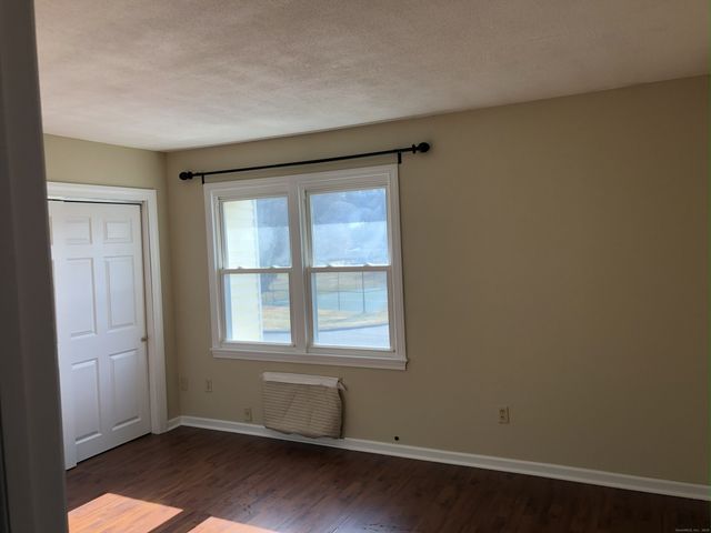 127 Black Point Road APT 7, East Lyme, CT 06357