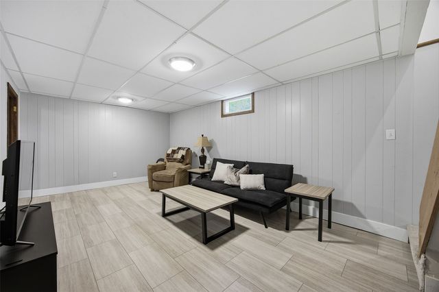 1115 Carver Street, Iowa City, IA 52240