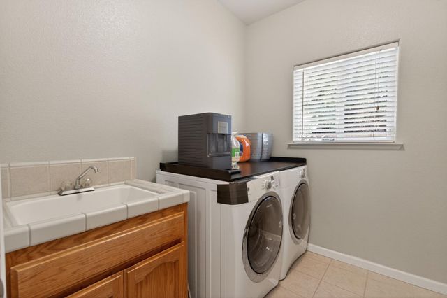 1733 Komos Ct, Atwater, CA 95301