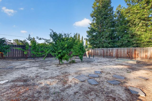 1733 Komos Ct, Atwater, CA 95301