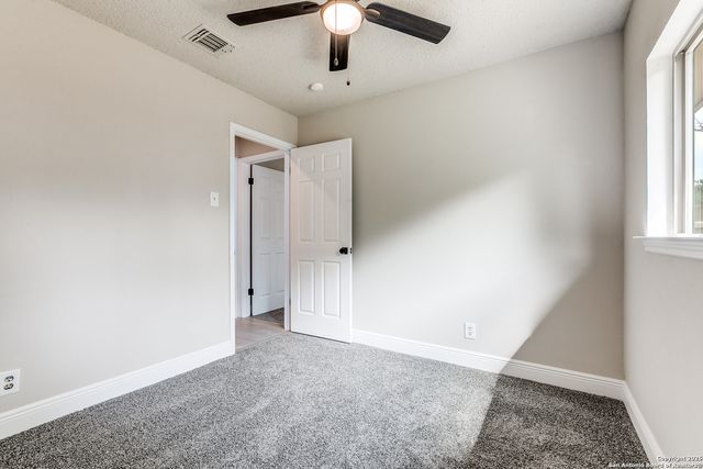 9434 Valley Rock, San Antonio, TX 78250