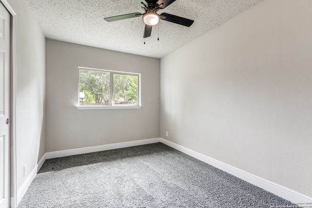 9434 Valley Rock, San Antonio, TX 78250