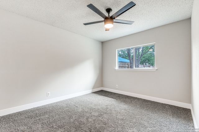 9434 Valley Rock, San Antonio, TX 78250